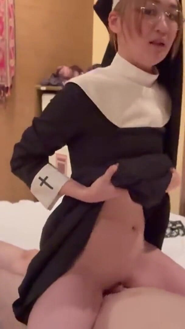 Cute Cosplay Look Steals the Spotlight, Private Chemistry Turns Into a Bold Secret Finish