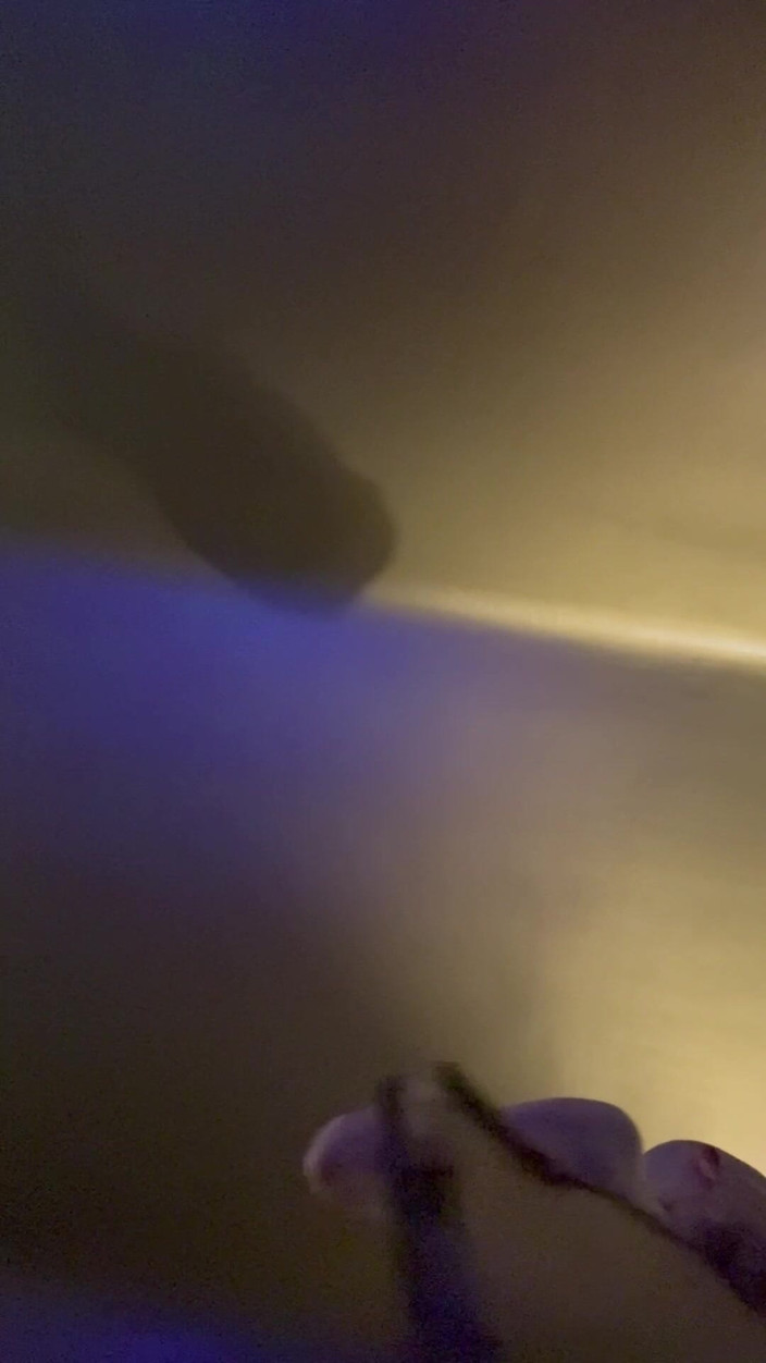 Douglas James: Kongkek dildo mentah dengan air mani