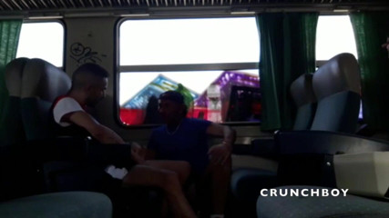 Kinky Bareback Boys: Usato a pelle in treno da un giovane ragazzo etero