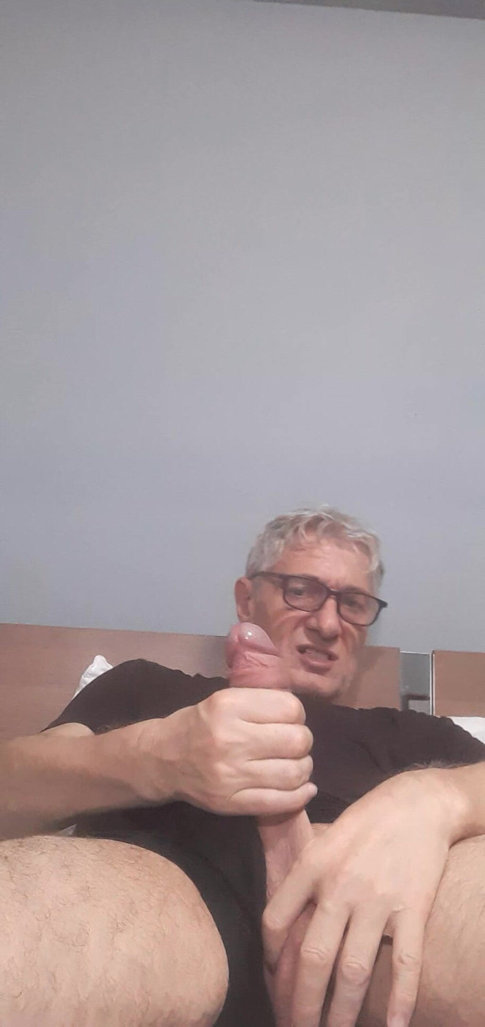 Big uncut hard cock: Masturbace velkého monstrózního ptáka