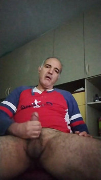 Finalmente posso masturbar meu pau e me divertir neste sábado de outubro