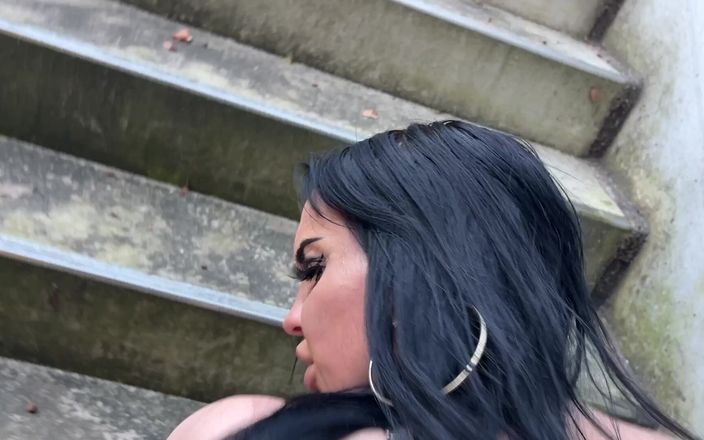 Mia XXX: Miaxxx कुत्ते शैली में चुदाई