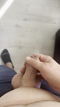 Young Man Masturbates and Close-ups in HD Quality