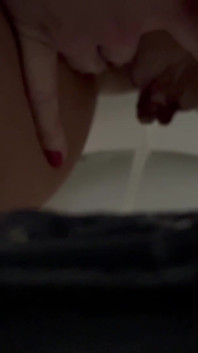 Sexy Pee in Toilet Guys