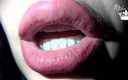 Goddess Misha Goldy: Mis suaves labios regordetes te vuelve loco, ¿verdad? No puedes tener...