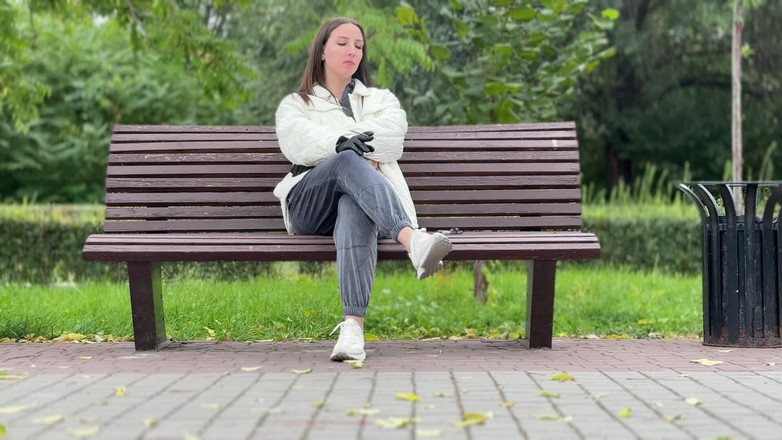 Hottie goddess: Dangle hút thuốc nhổ nước bọt pov