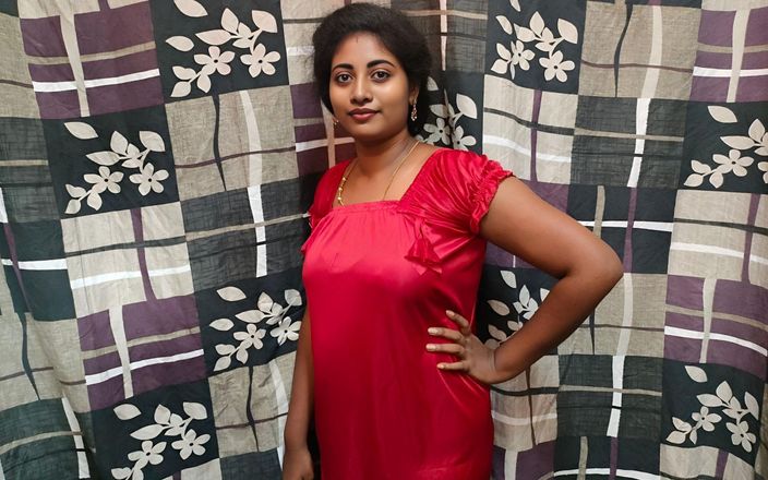 Yourlaxmi: Sexy indická macecha honí v místnosti Oyo