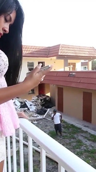 Uimitoarea femeie latino Jasmine Lopez suge pula afară
