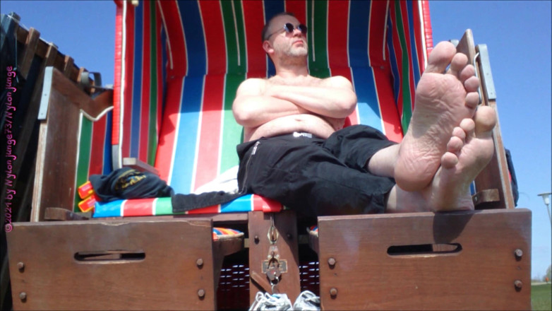 Carmen_Nylonjunge: Zwarte fsh op het strand ** vakantie Wangerland **