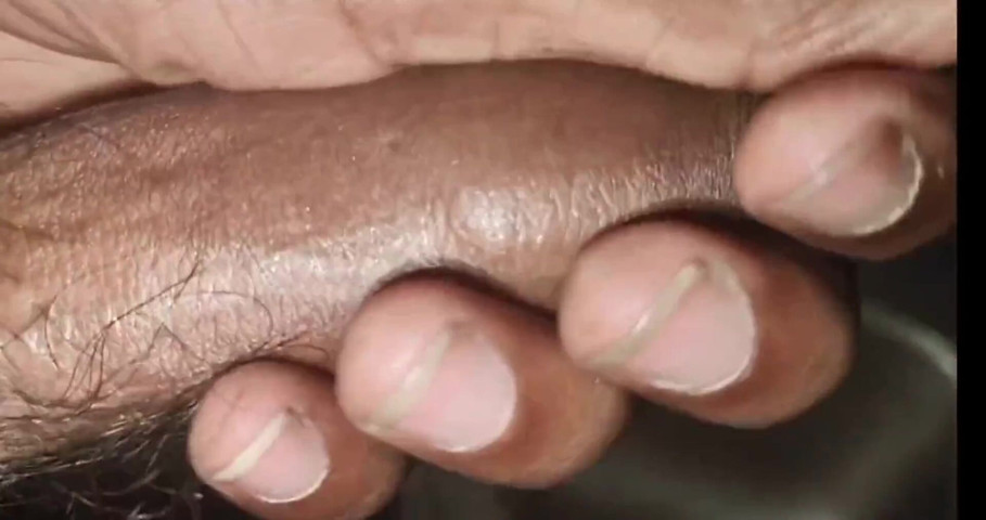 Masturbating (Deshi panda)