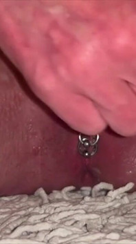Rasatura della mia figa con i piercing