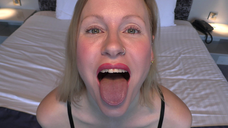 Blondehexe: Squirt in My Mouth