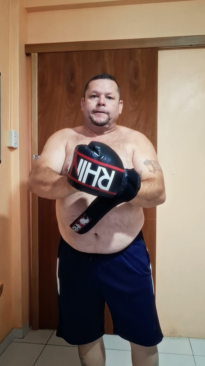 Punchbagplz: Bulldozer Returns - Heavyweight POV Training