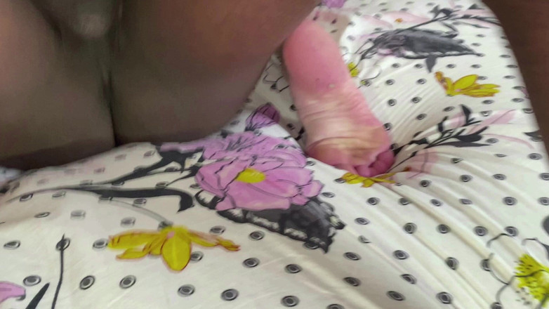 Mr Cute Cock: 白人人妻被壮男干，而老公则在拍摄