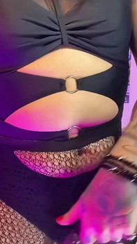 Trans kız Emma Ink büyük yarağıyla mastürbasyon yapıyor