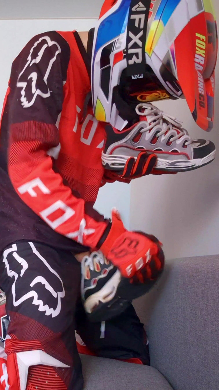 Sneakersmax98: I Put on Mxgear and Fuck My Osiris Sneakers