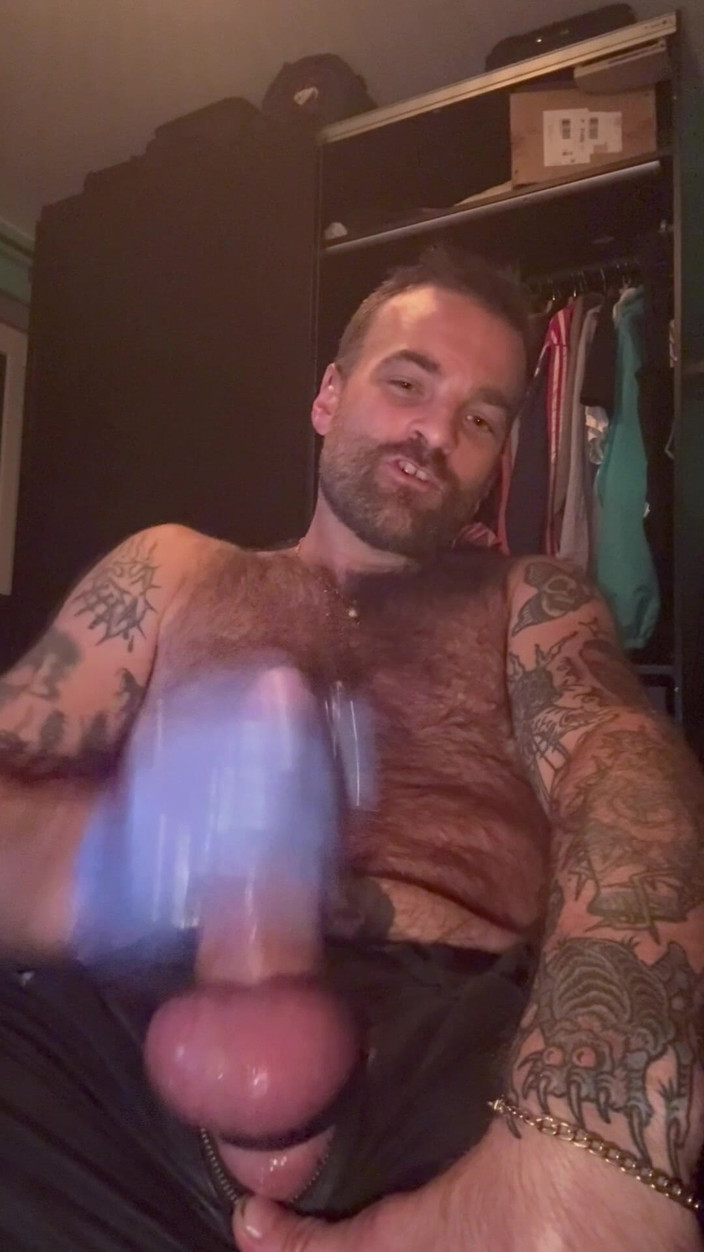 Throatfucker: Je Baise Mon Flashlight Jusqu' À Éjaculation
