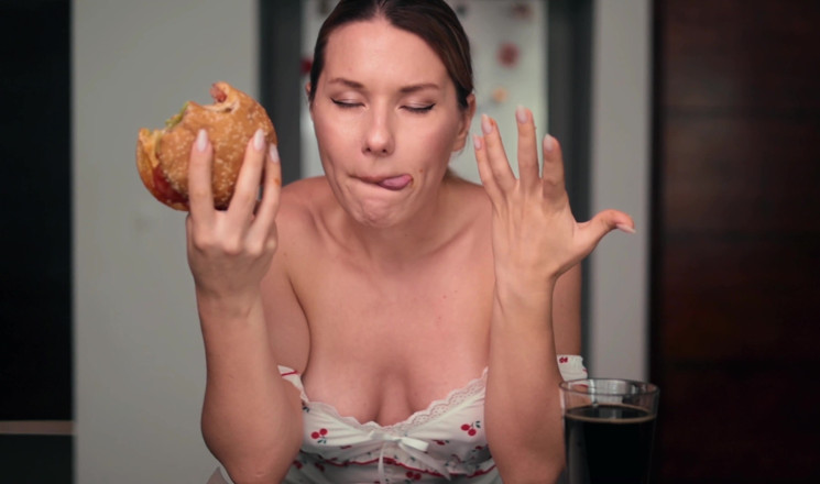 Mrs Peachesxx: Eat a Delicious Handmade Burger Mmm Yummy
