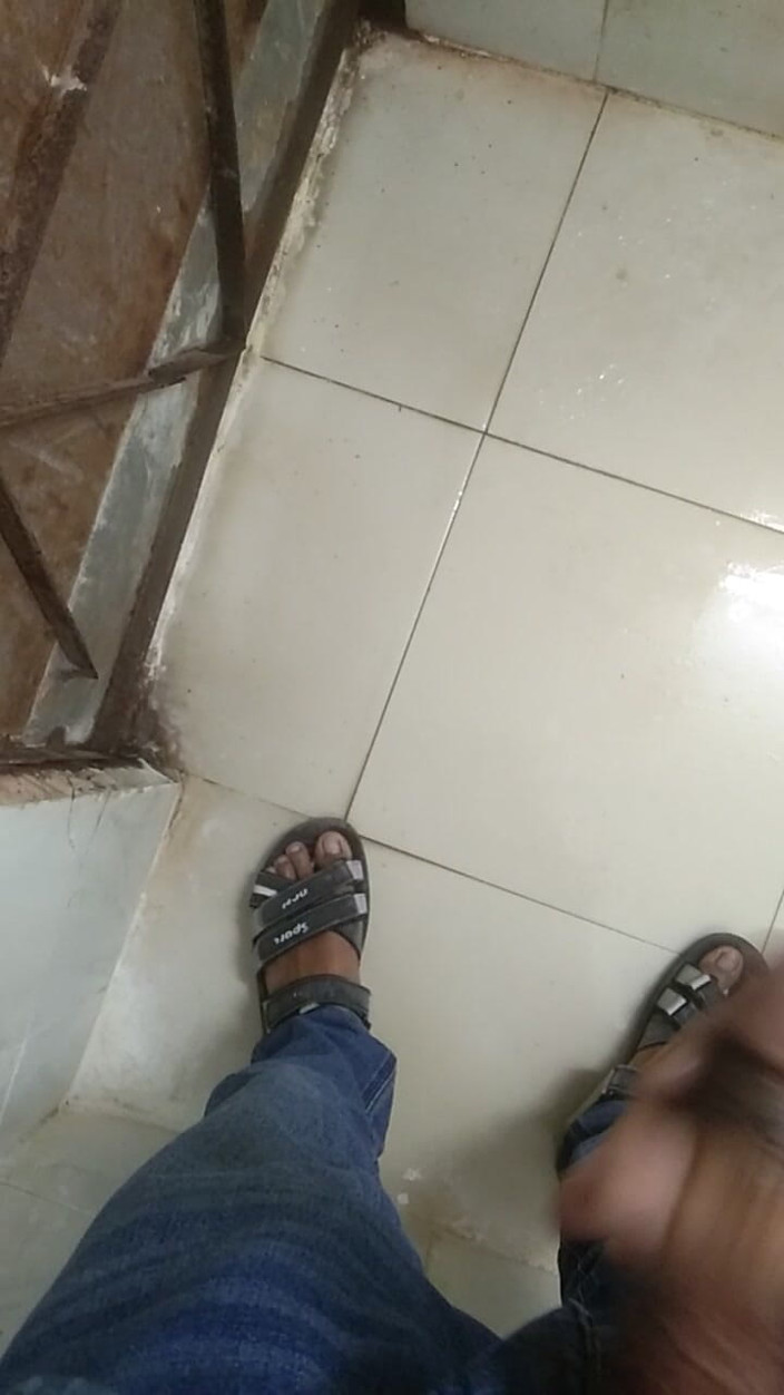 Viral_tiktokar: The Electricity Went Out When I Was in the Office...