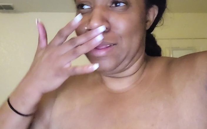 Josie4yourpleasure: 我得到了更多的棕褐色，终于摆脱了这种大流行的苍白，所以请享受我的胸部