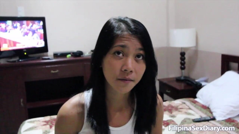 Sex Diary: Cewek mungil pinay udah ngentot sama orang asing sambil ngomong...