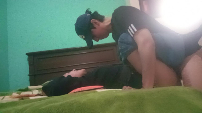 Moo DBOXXX: 내 기독교 친구는 나와 섹스를 사랑, 그녀는 단지 18 세이고 우리는 매일 시작