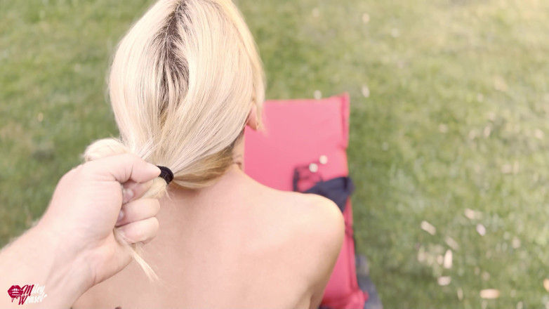 Miley Weasel: Puta rubia cachonda follada mientras jardinería!