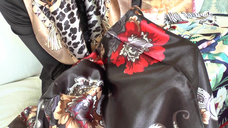 Lady Victoria Valente: Hari Selendang Satin! Pancutan mani di seluruh selendang satin saya,...