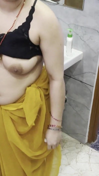 Devar svádí sexy bhabhi, když je sama doma a ošukal ji zezadu ve stoje