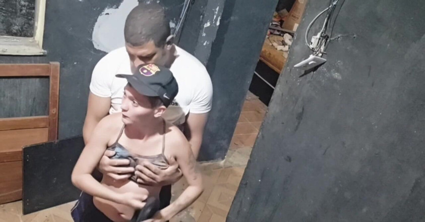 Sapatinha: Butch lesbička je nadržená a vezme to do zadku Od...