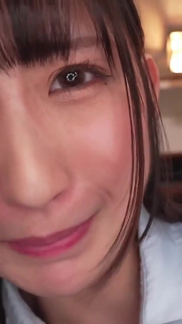 Sushi Bang: Une jeune fille à forte poitrine prend sérieusement et subit à son...