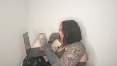 Miss Valentina: Meredakan diri menjadi dominasi finansial 3