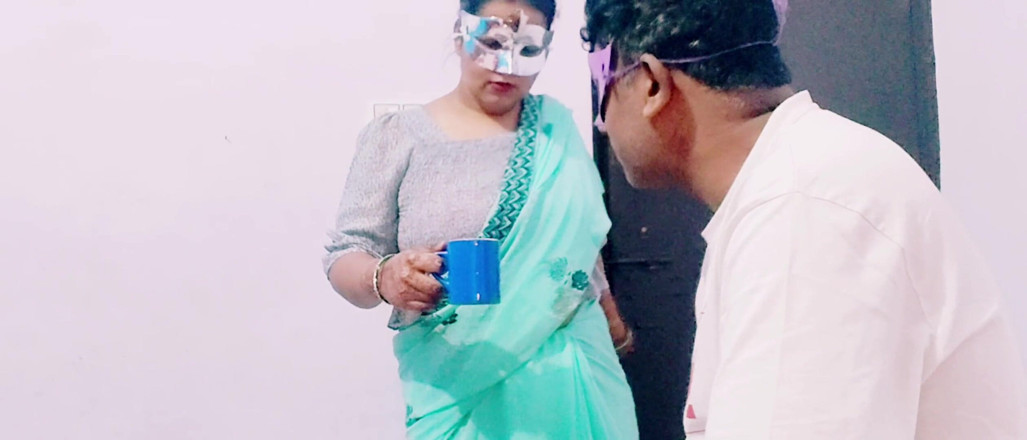 Xpriya sex: Indiancă Priya Bhabhi sexy a luat muie în Sari verde.