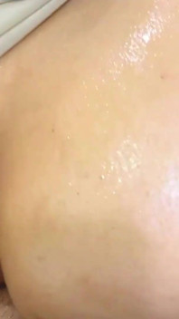 激情的油性骑乘中出