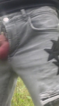 Huge Cumshot Outdoors in the Jeans Mmmm