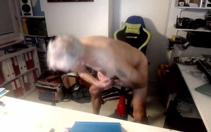 FlayandFFist: このペニスで自分をファックするのを見てみて