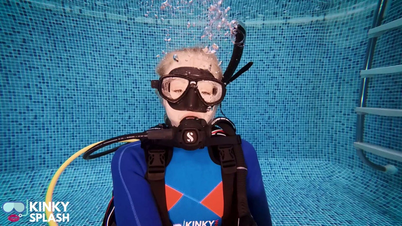 UKCuteGirl Lucy Lauren: Scuba Retreat Day 2 - Sneaky Sparkly Plug Spotted by My Instructor