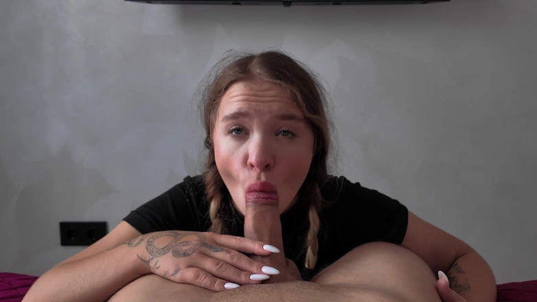 xKeryB: 18-jährige College-schlampe Fickt Mitschülerin, Während Ihr Freund Am Telefon Ist!