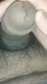 Manžel nechá cizince používat manželku svázanou a se zavázanýma očima k hotelové posteli