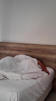 Een Hotelkamer Delen Met Mijn Sexy Stiefmoeder Is Riskant.