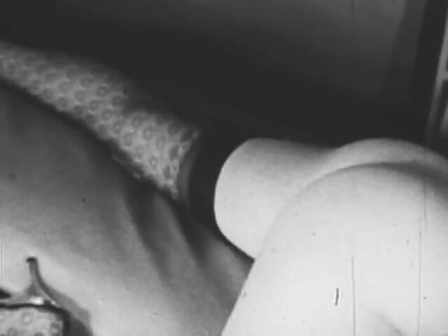 Vintage Usa: Black and white vintage erotic film