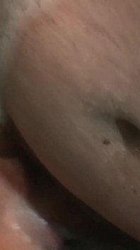 Curvă excitată cu spermă se umple în gangbang
