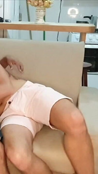 Giovane latino Un piccolo sedere bianco
