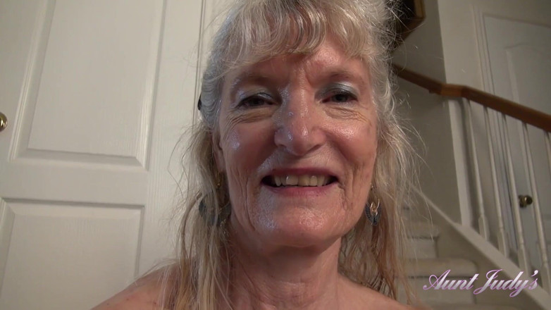 Aunt Judy's: TetaJudys - 69letá amatérka GILF Diane má nezbedné cvičení jógy