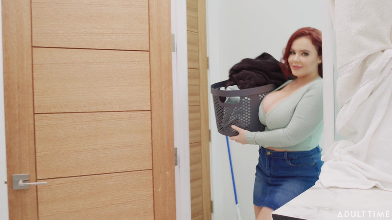 Oopsie: Oopsie - Big Naturals Natasha Nice Caught Masturbating by T-girls Emma...