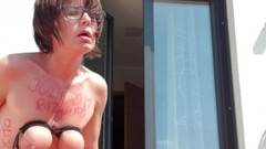 JulieEroticDress: 女の子が制御不能に揺れる潮吹きオーガズム