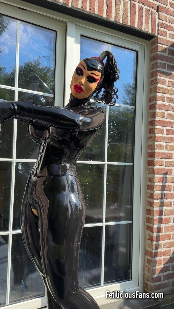 Miss_Fetilicious: A Regular Day in My Rubber Life