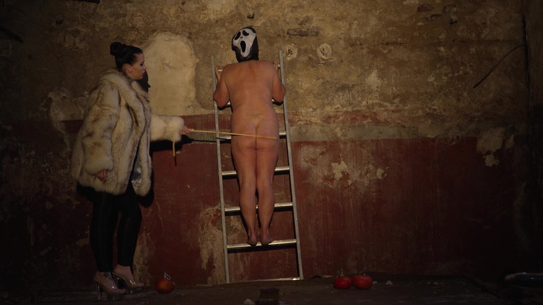 Miss Alessa Milano: Frusta e CBT su scala