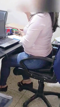Work Sinners - un compañero de trabajo travieso extraña la polla stirling de su compañero y él se apresura a recordarle cómo se siente.