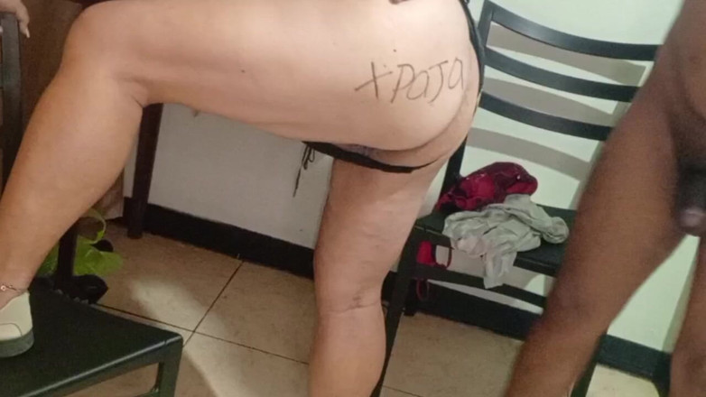 Milfta boohot: Pepek ibu tiri yang sedap melancap